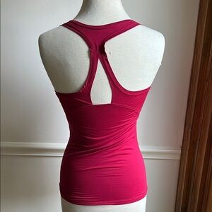 Athleta Limitless Keyhole Tank Top Pink Cut Out  Lightweight Gym Yoga XXS EUC